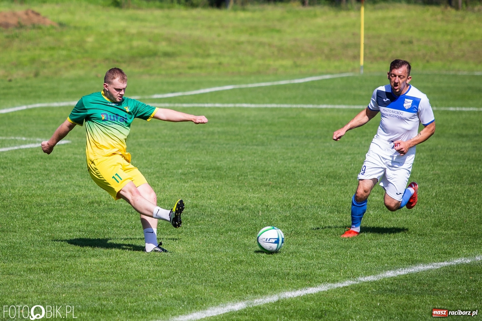 Zdjęcie w galerii na portalu naszraciborz.pl: Sparingowa masakra piłą nożną przy Srebrnej [FOTO] wiadomości z regionu