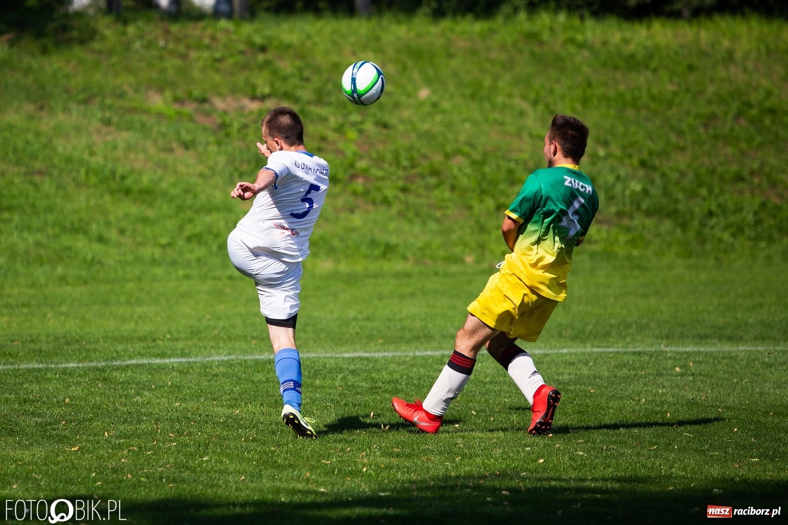 Zdjęcie w galerii na portalu naszraciborz.pl: Sparingowa masakra piłą nożną przy Srebrnej [FOTO] wiadomości z regionu