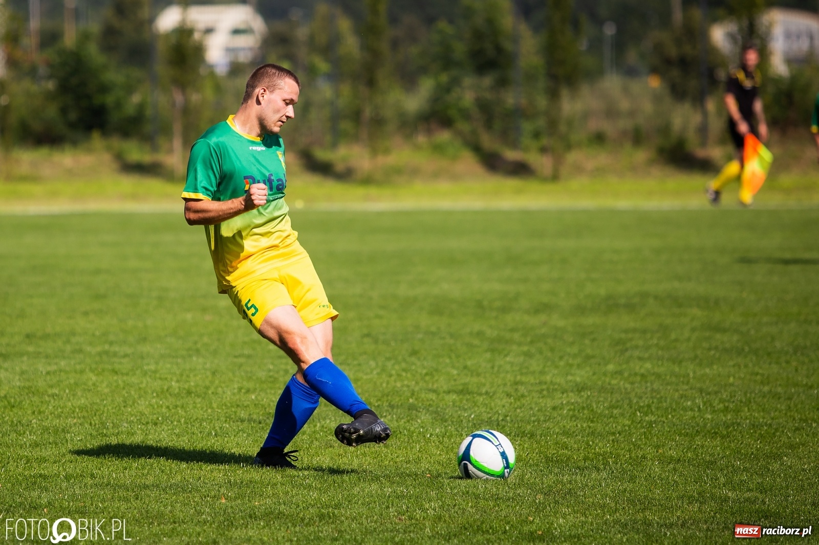 Zdjęcie w galerii na portalu naszraciborz.pl: Sparingowa masakra piłą nożną przy Srebrnej [FOTO] wiadomości z regionu