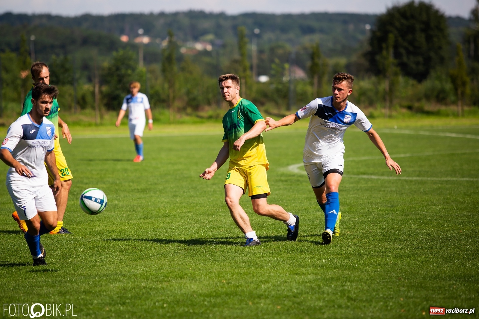 Zdjęcie w galerii na portalu naszraciborz.pl: Sparingowa masakra piłą nożną przy Srebrnej [FOTO] wiadomości z regionu