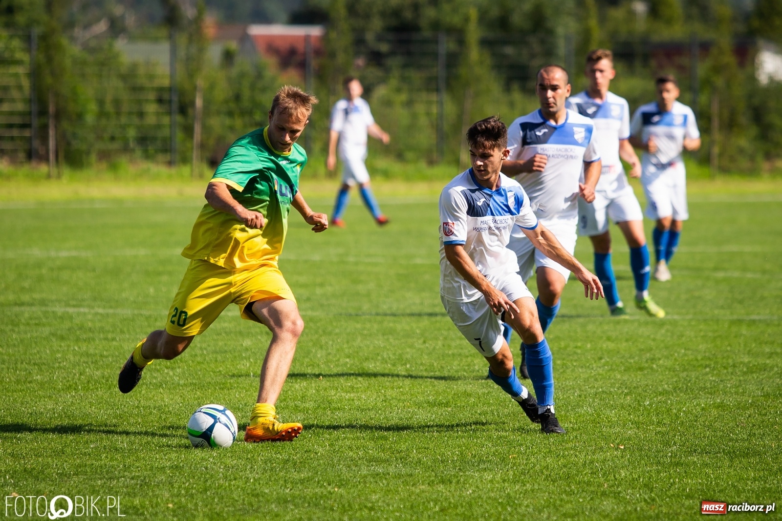Zdjęcie w galerii na portalu naszraciborz.pl: Sparingowa masakra piłą nożną przy Srebrnej [FOTO] wiadomości z regionu