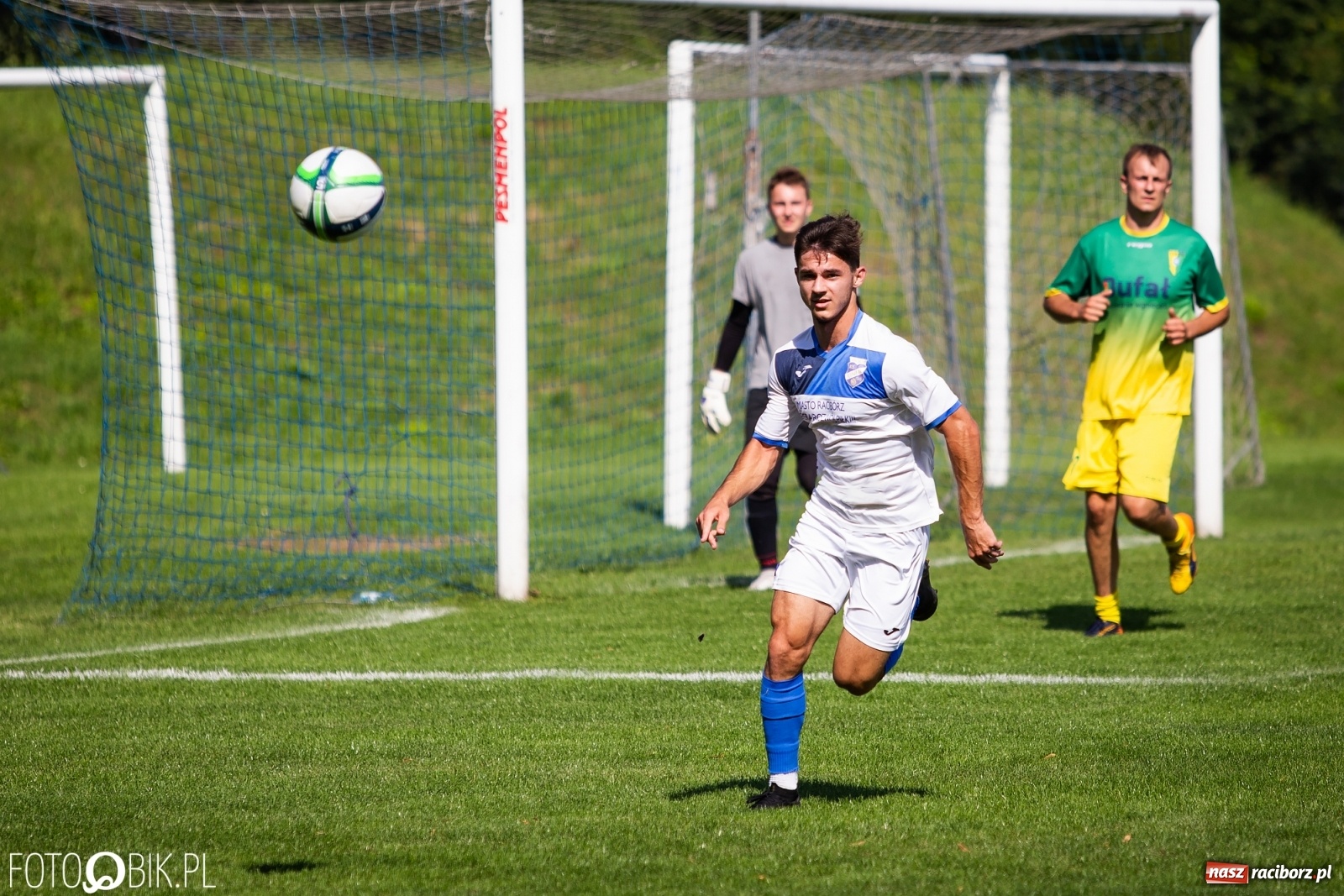 Zdjęcie w galerii na portalu naszraciborz.pl: Sparingowa masakra piłą nożną przy Srebrnej [FOTO] wiadomości z regionu