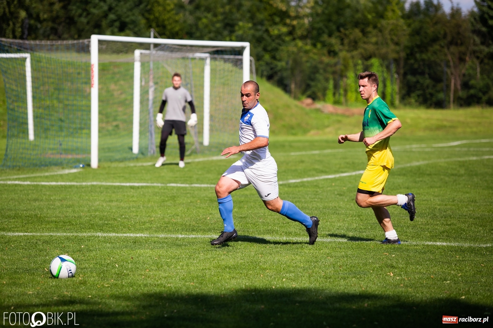 Zdjęcie w galerii na portalu naszraciborz.pl: Sparingowa masakra piłą nożną przy Srebrnej [FOTO] wiadomości z regionu