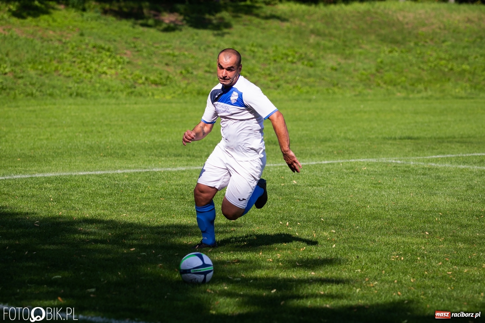 Zdjęcie w galerii na portalu naszraciborz.pl: Sparingowa masakra piłą nożną przy Srebrnej [FOTO] wiadomości z regionu