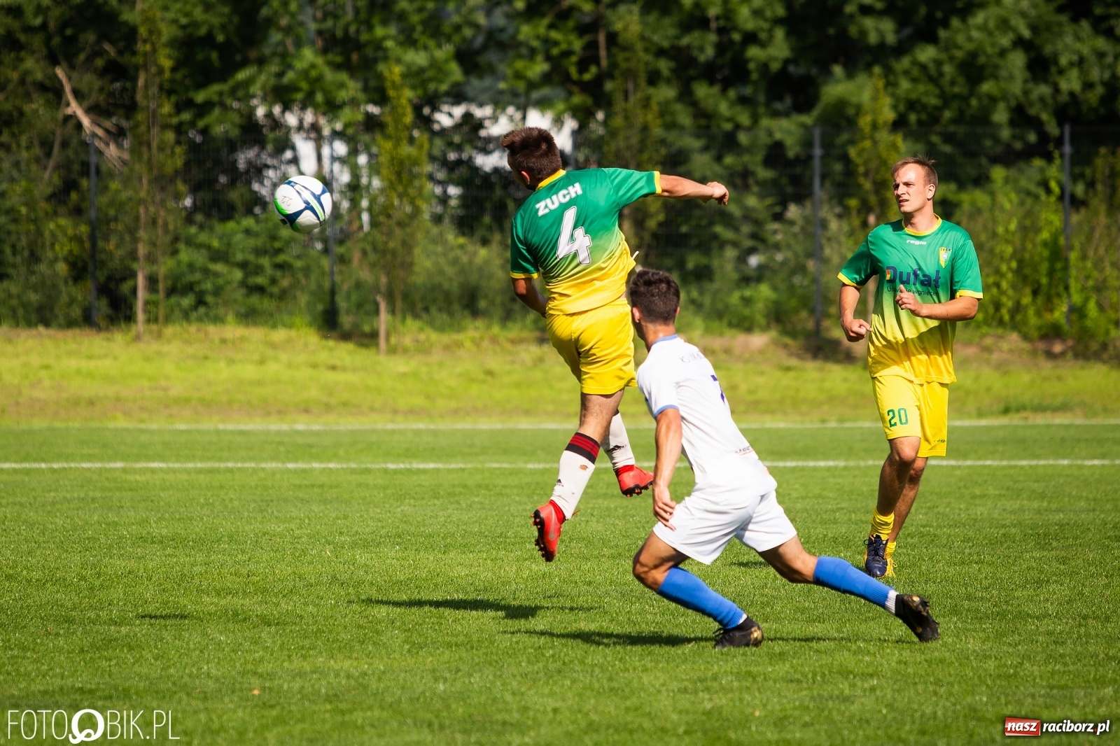 Zdjęcie w galerii na portalu naszraciborz.pl: Sparingowa masakra piłą nożną przy Srebrnej [FOTO] wiadomości z regionu