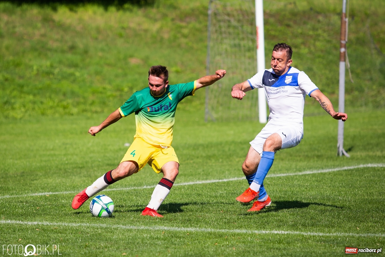 Zdjęcie w galerii na portalu naszraciborz.pl: Sparingowa masakra piłą nożną przy Srebrnej [FOTO] wiadomości z regionu