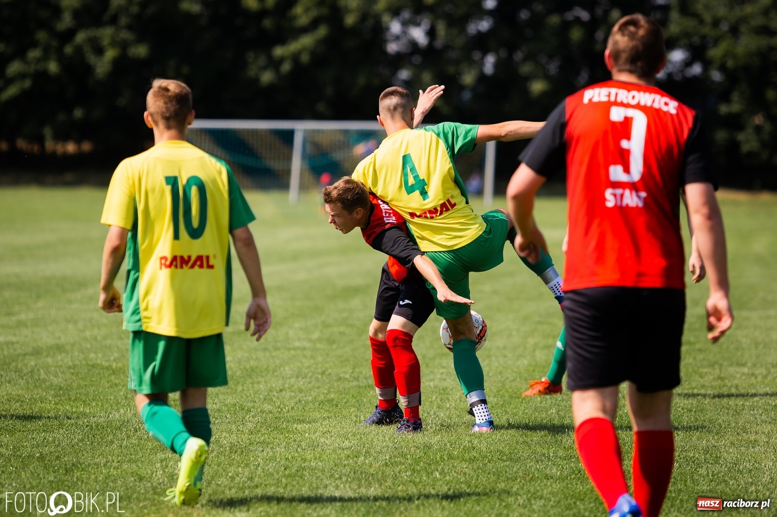 Zdjęcie w galerii na portalu naszraciborz.pl: Dobra sparingowa passa Brzezia przerwana. Lepszy pietrowicki Start [FOTO] wiadomości z regionu