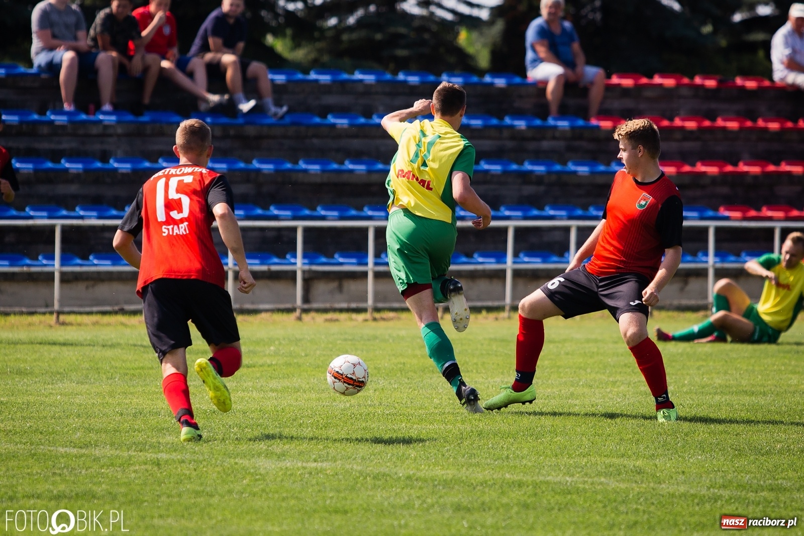 Zdjęcie w galerii na portalu naszraciborz.pl: Dobra sparingowa passa Brzezia przerwana. Lepszy pietrowicki Start [FOTO] wiadomości z regionu