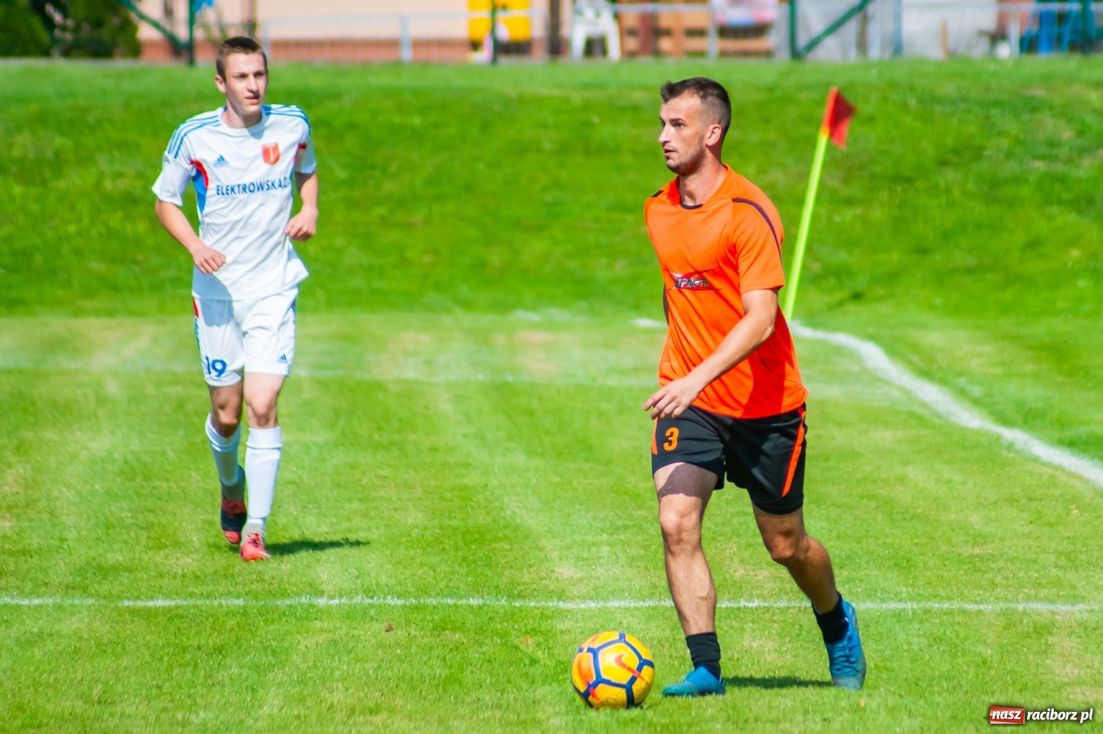 Zdjęcie w galerii na portalu naszraciborz.pl: Kadrowa katastrofa w Chałupkach. Rezerwy Krzanowic górą [FOTO] wiadomości z regionu