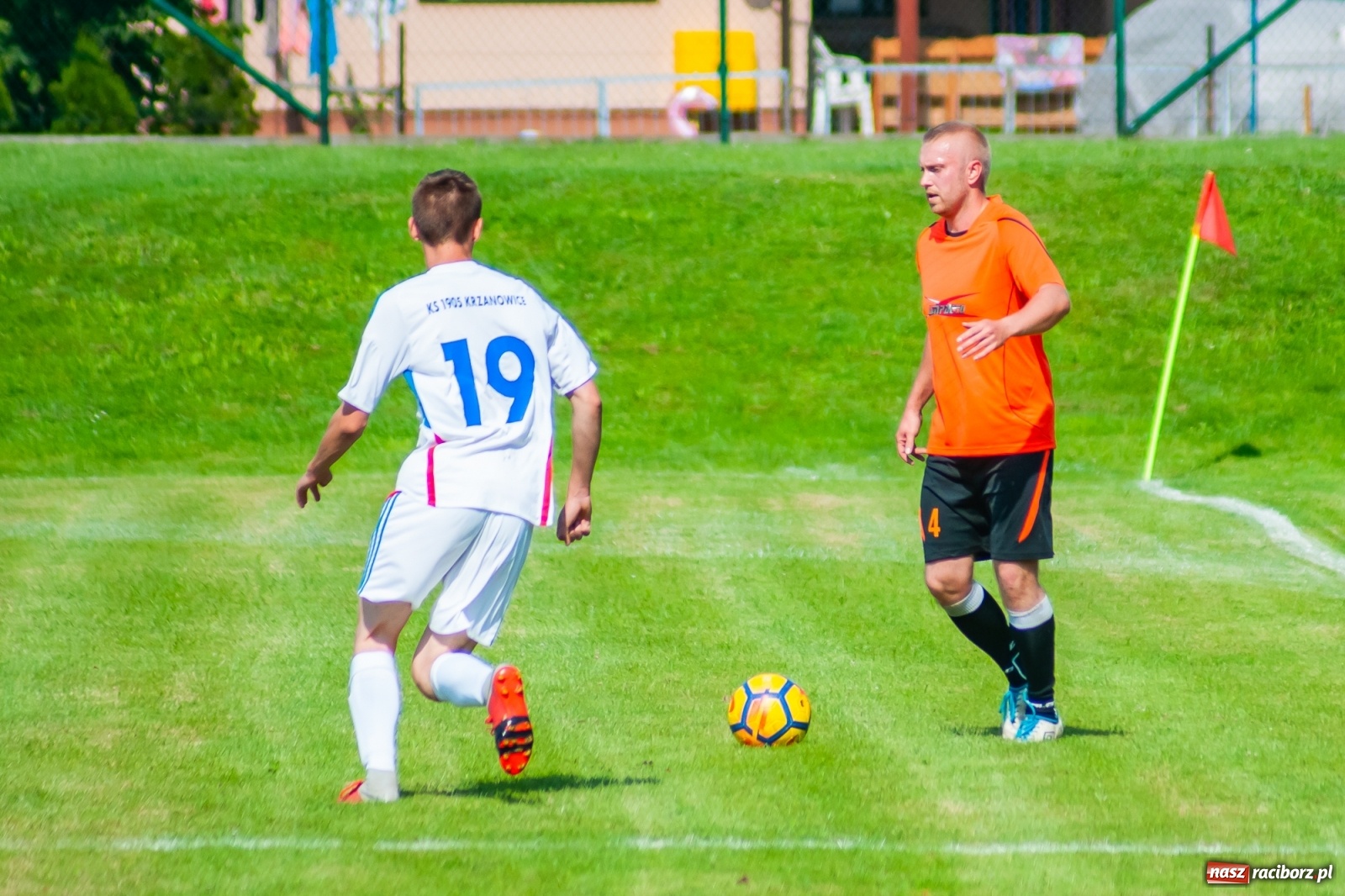 Zdjęcie w galerii na portalu naszraciborz.pl: Kadrowa katastrofa w Chałupkach. Rezerwy Krzanowic górą [FOTO] wiadomości z regionu