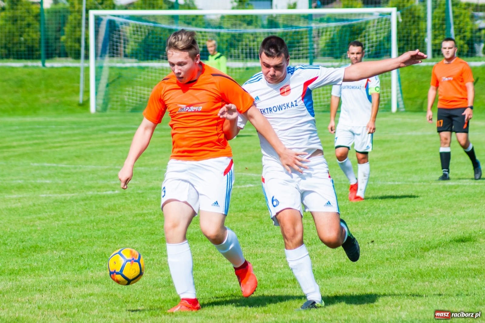 Zdjęcie w galerii na portalu naszraciborz.pl: Kadrowa katastrofa w Chałupkach. Rezerwy Krzanowic górą [FOTO] wiadomości z regionu