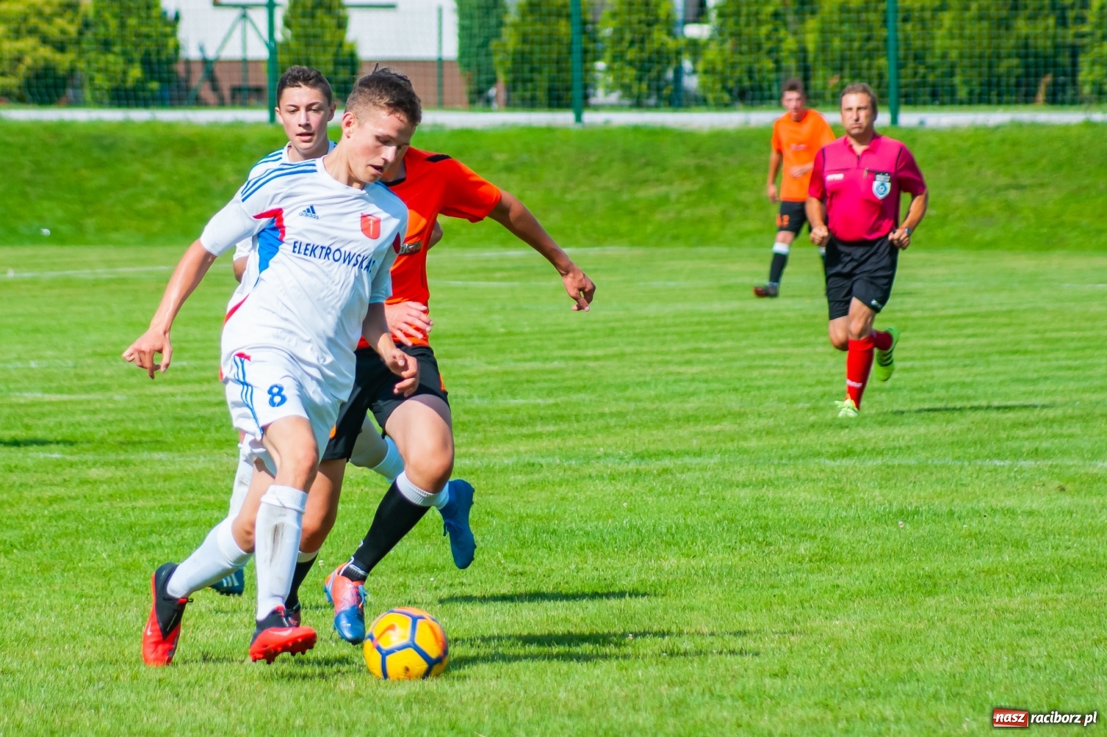 Zdjęcie w galerii na portalu naszraciborz.pl: Kadrowa katastrofa w Chałupkach. Rezerwy Krzanowic górą [FOTO] wiadomości z regionu
