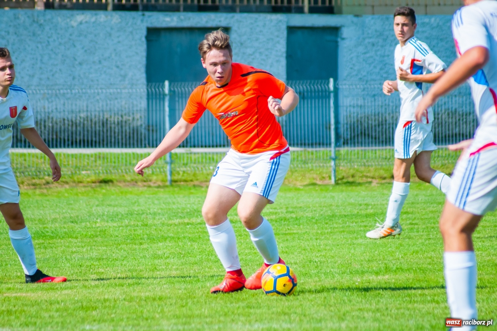 Zdjęcie w galerii na portalu naszraciborz.pl: Kadrowa katastrofa w Chałupkach. Rezerwy Krzanowic górą [FOTO] wiadomości z regionu