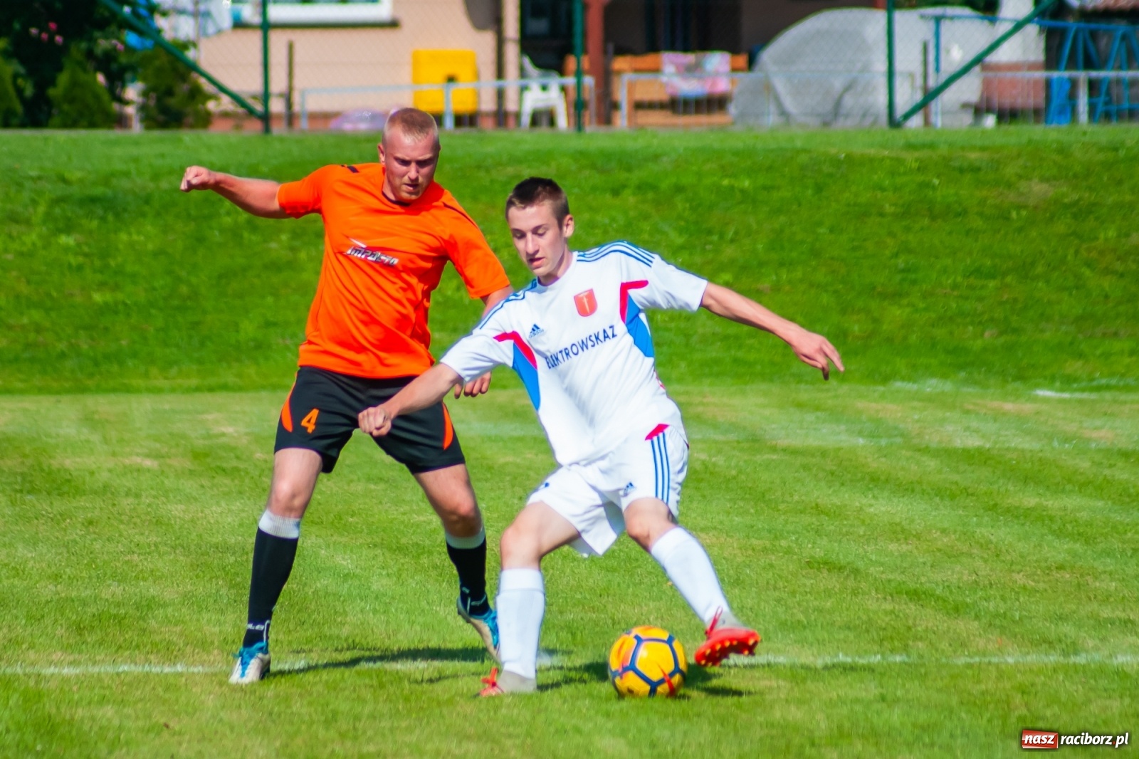 Zdjęcie w galerii na portalu naszraciborz.pl: Kadrowa katastrofa w Chałupkach. Rezerwy Krzanowic górą [FOTO] wiadomości z regionu