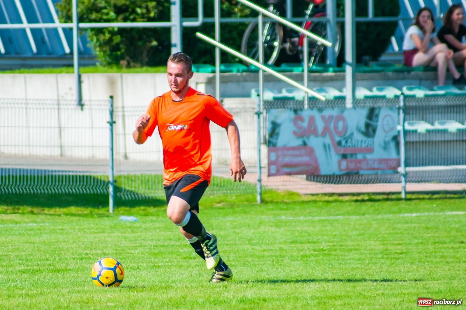 Zdjęcie w galerii na portalu naszraciborz.pl: Kadrowa katastrofa w Chałupkach. Rezerwy Krzanowic górą [FOTO] wiadomości z regionu
