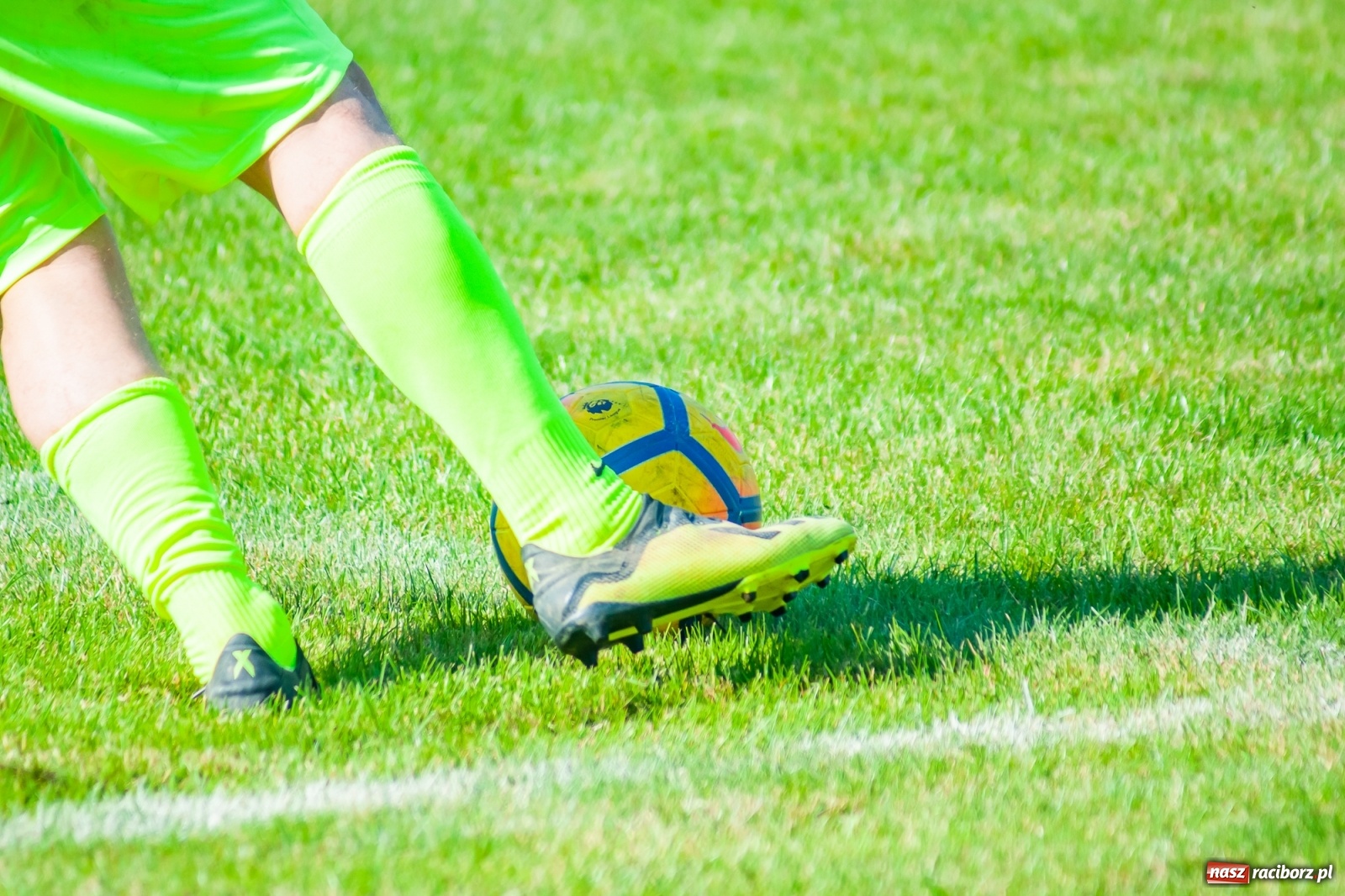 Zdjęcie w galerii na portalu naszraciborz.pl: Kadrowa katastrofa w Chałupkach. Rezerwy Krzanowic górą [FOTO] wiadomości z regionu