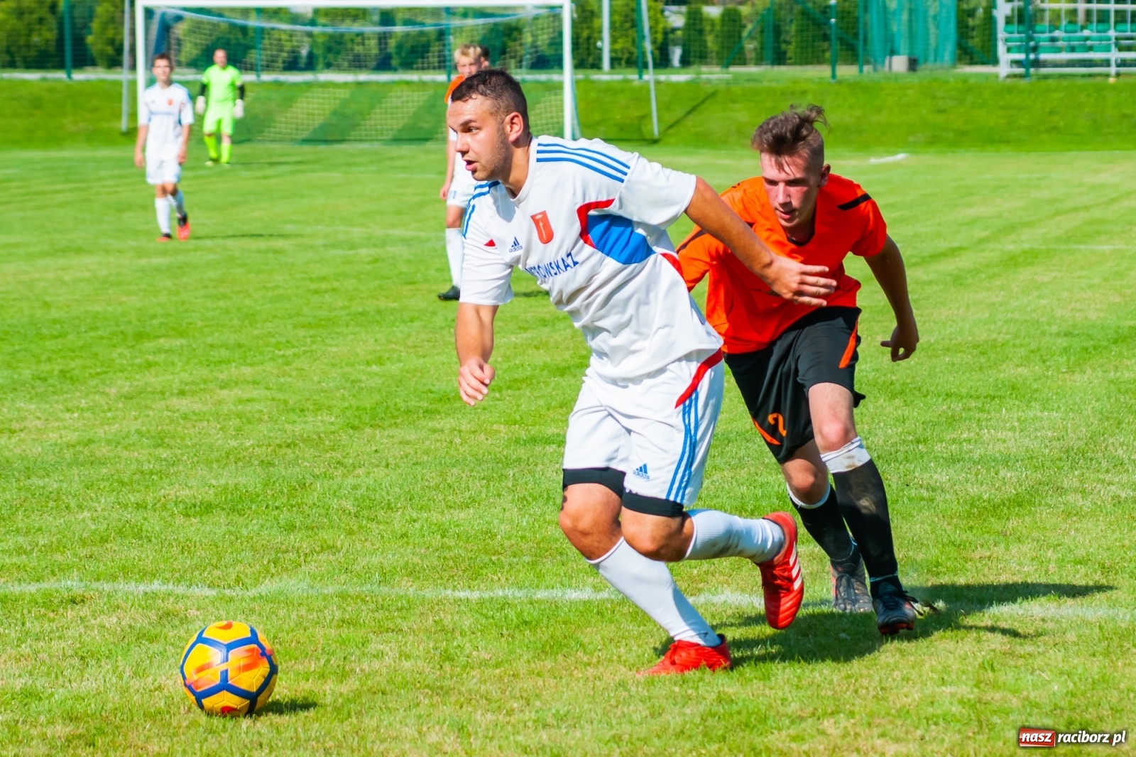 Zdjęcie w galerii na portalu naszraciborz.pl: Kadrowa katastrofa w Chałupkach. Rezerwy Krzanowic górą [FOTO] wiadomości z regionu