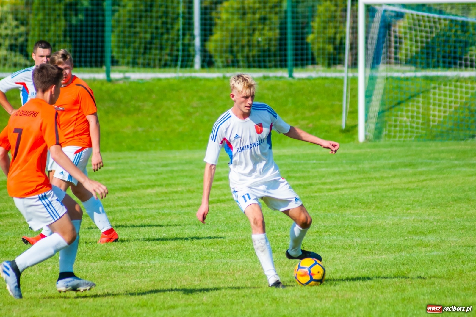 Zdjęcie w galerii na portalu naszraciborz.pl: Kadrowa katastrofa w Chałupkach. Rezerwy Krzanowic górą [FOTO] wiadomości z regionu