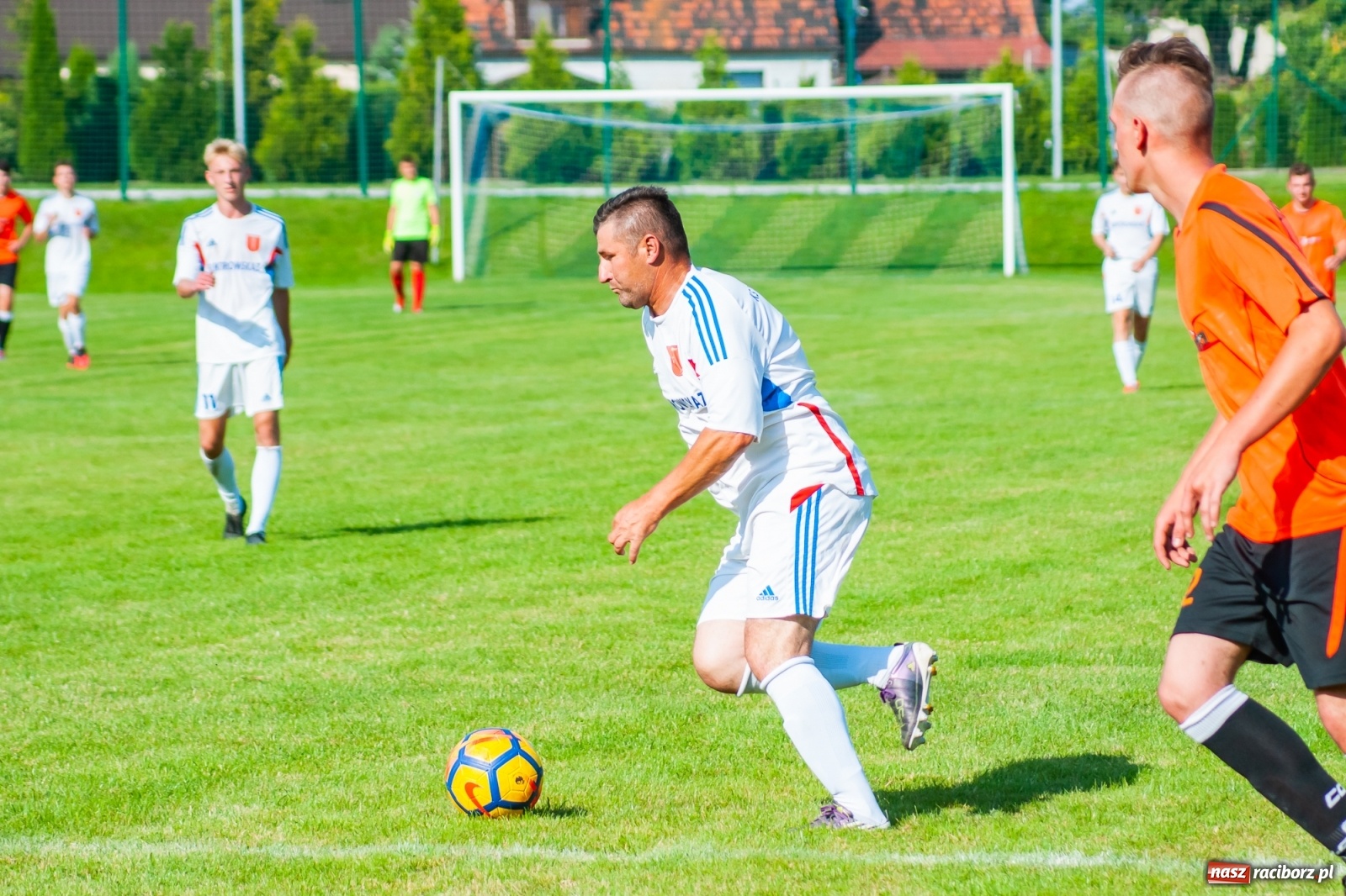 Zdjęcie w galerii na portalu naszraciborz.pl: Kadrowa katastrofa w Chałupkach. Rezerwy Krzanowic górą [FOTO] wiadomości z regionu