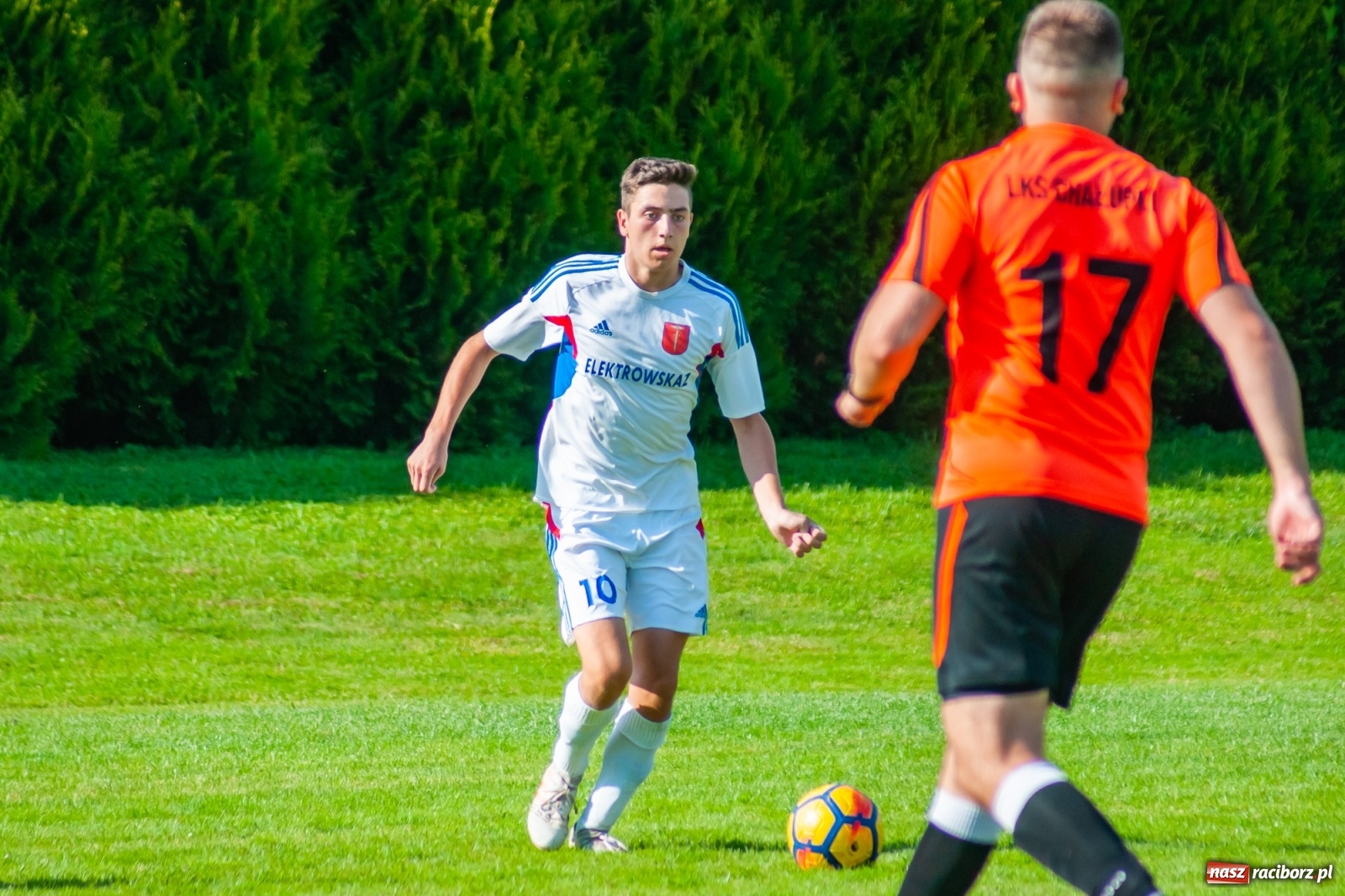 Zdjęcie w galerii na portalu naszraciborz.pl: Kadrowa katastrofa w Chałupkach. Rezerwy Krzanowic górą [FOTO] wiadomości z regionu