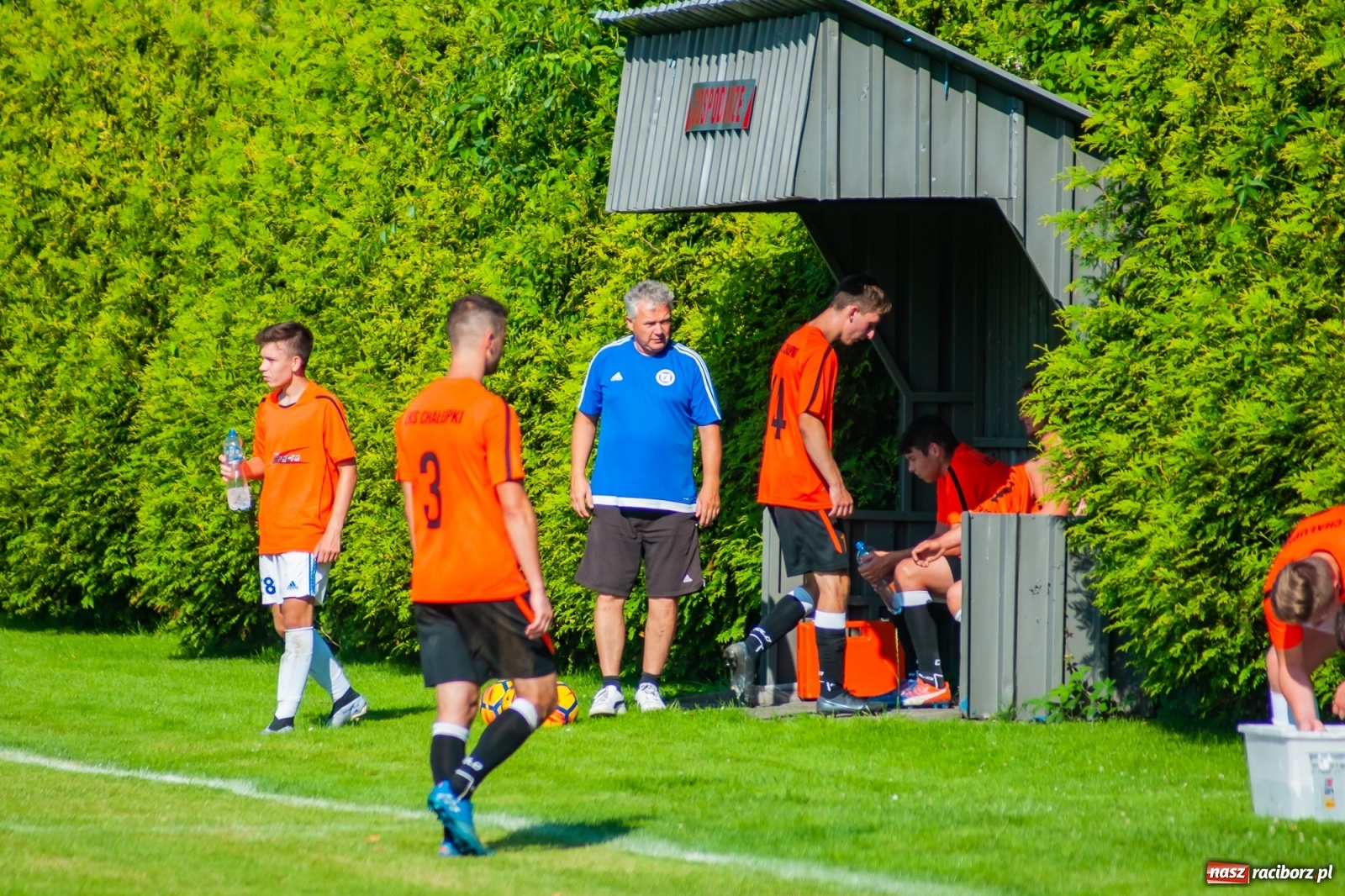 Zdjęcie w galerii na portalu naszraciborz.pl: Kadrowa katastrofa w Chałupkach. Rezerwy Krzanowic górą [FOTO] wiadomości z regionu