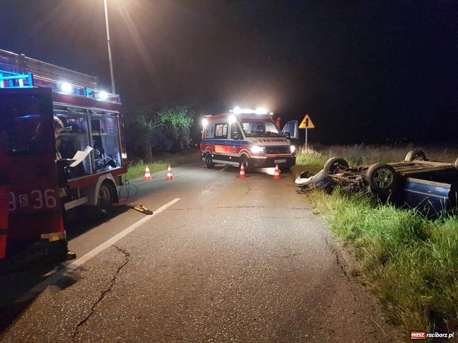 Zdjęcie w galerii na portalu naszraciborz.pl: Dachowanie na trasie Sudół-Bojanów  wiadomości z regionu
