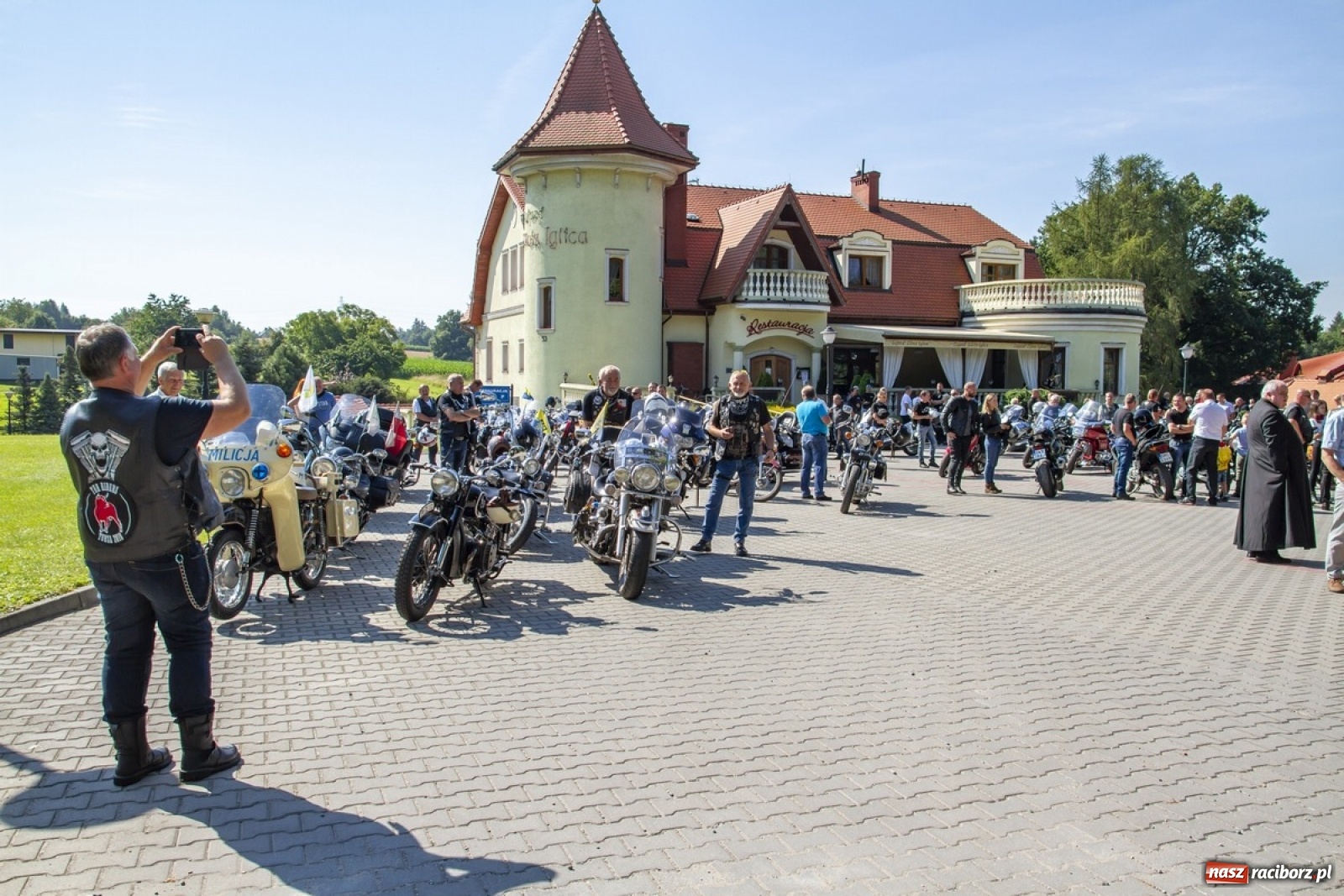 Zdjęcie w galerii na portalu naszraciborz.pl: Parada motocyklistów na pogrzebieńskim odpuście św. Krzysztofa [FOTO] wiadomości z regionu