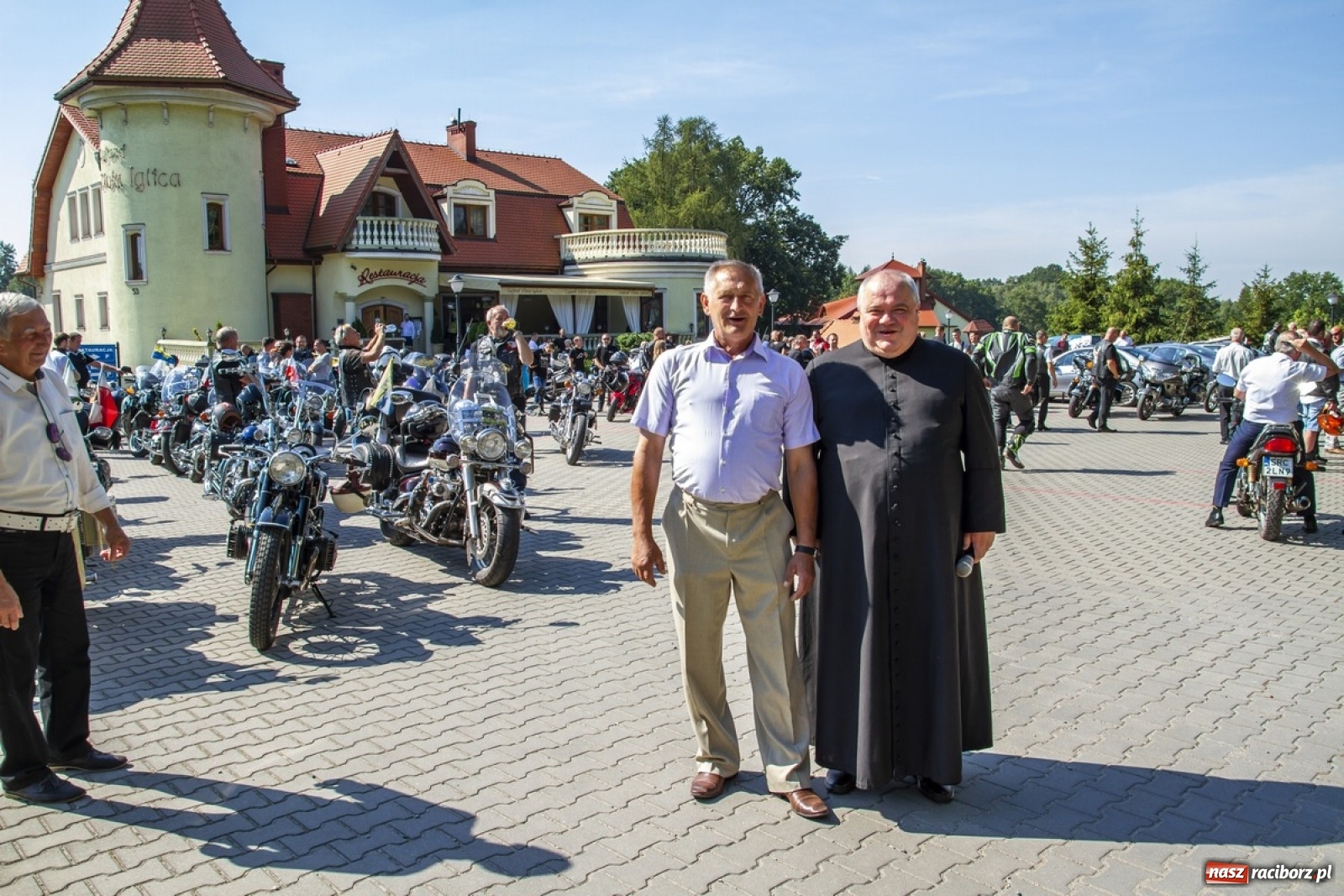 Zdjęcie w galerii na portalu naszraciborz.pl: Parada motocyklistów na pogrzebieńskim odpuście św. Krzysztofa [FOTO] wiadomości z regionu