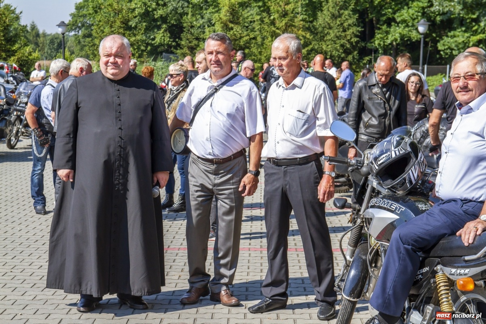 Zdjęcie w galerii na portalu naszraciborz.pl: Parada motocyklistów na pogrzebieńskim odpuście św. Krzysztofa [FOTO] wiadomości z regionu