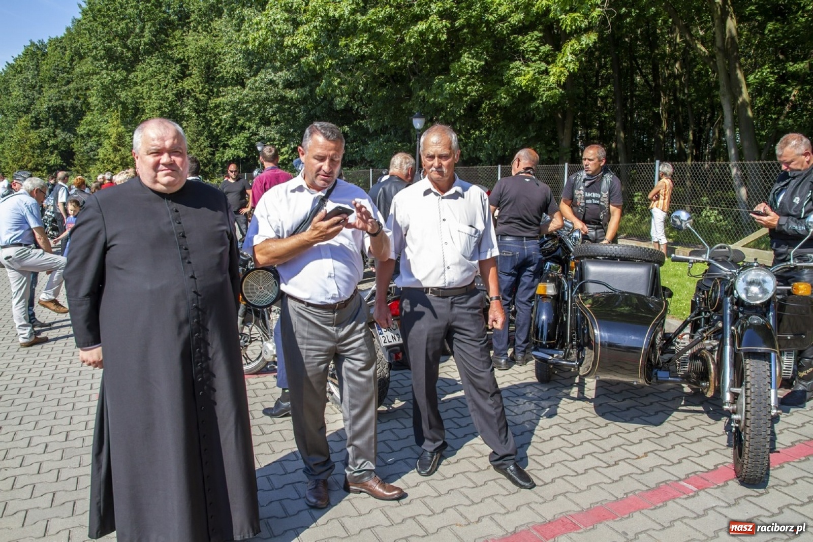 Zdjęcie w galerii na portalu naszraciborz.pl: Parada motocyklistów na pogrzebieńskim odpuście św. Krzysztofa [FOTO] wiadomości z regionu