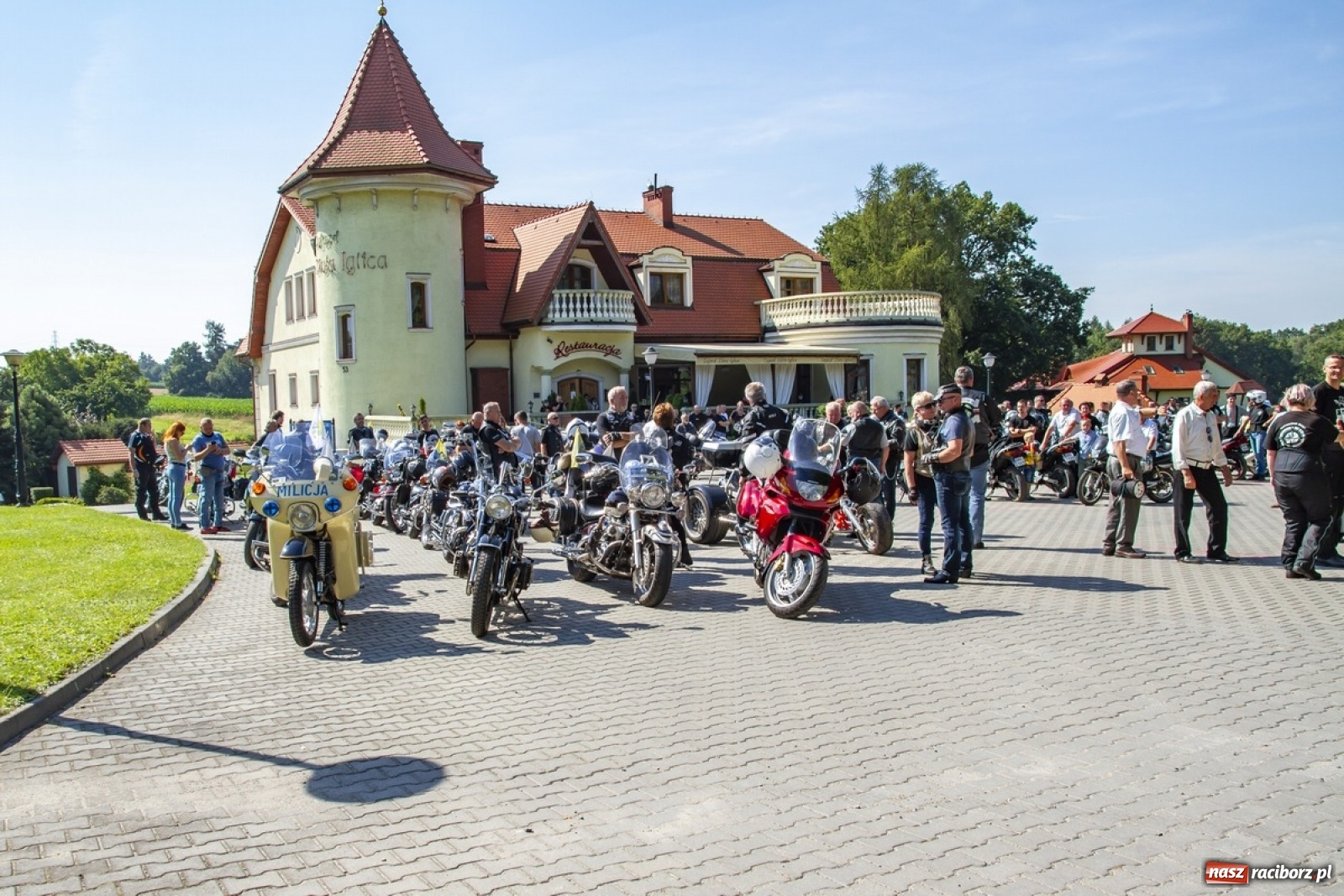 Zdjęcie w galerii na portalu naszraciborz.pl: Parada motocyklistów na pogrzebieńskim odpuście św. Krzysztofa [FOTO] wiadomości z regionu