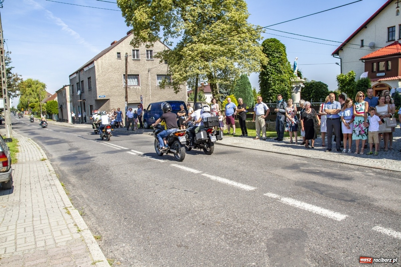 Zdjęcie w galerii na portalu naszraciborz.pl: Parada motocyklistów na pogrzebieńskim odpuście św. Krzysztofa [FOTO] wiadomości z regionu