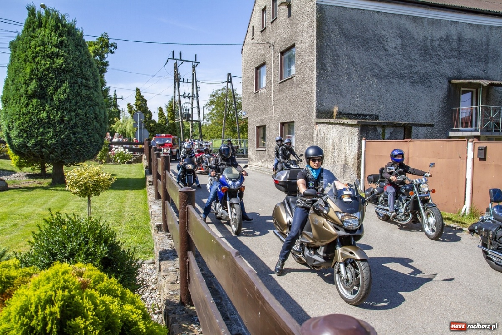 Zdjęcie w galerii na portalu naszraciborz.pl: Parada motocyklistów na pogrzebieńskim odpuście św. Krzysztofa [FOTO] wiadomości z regionu
