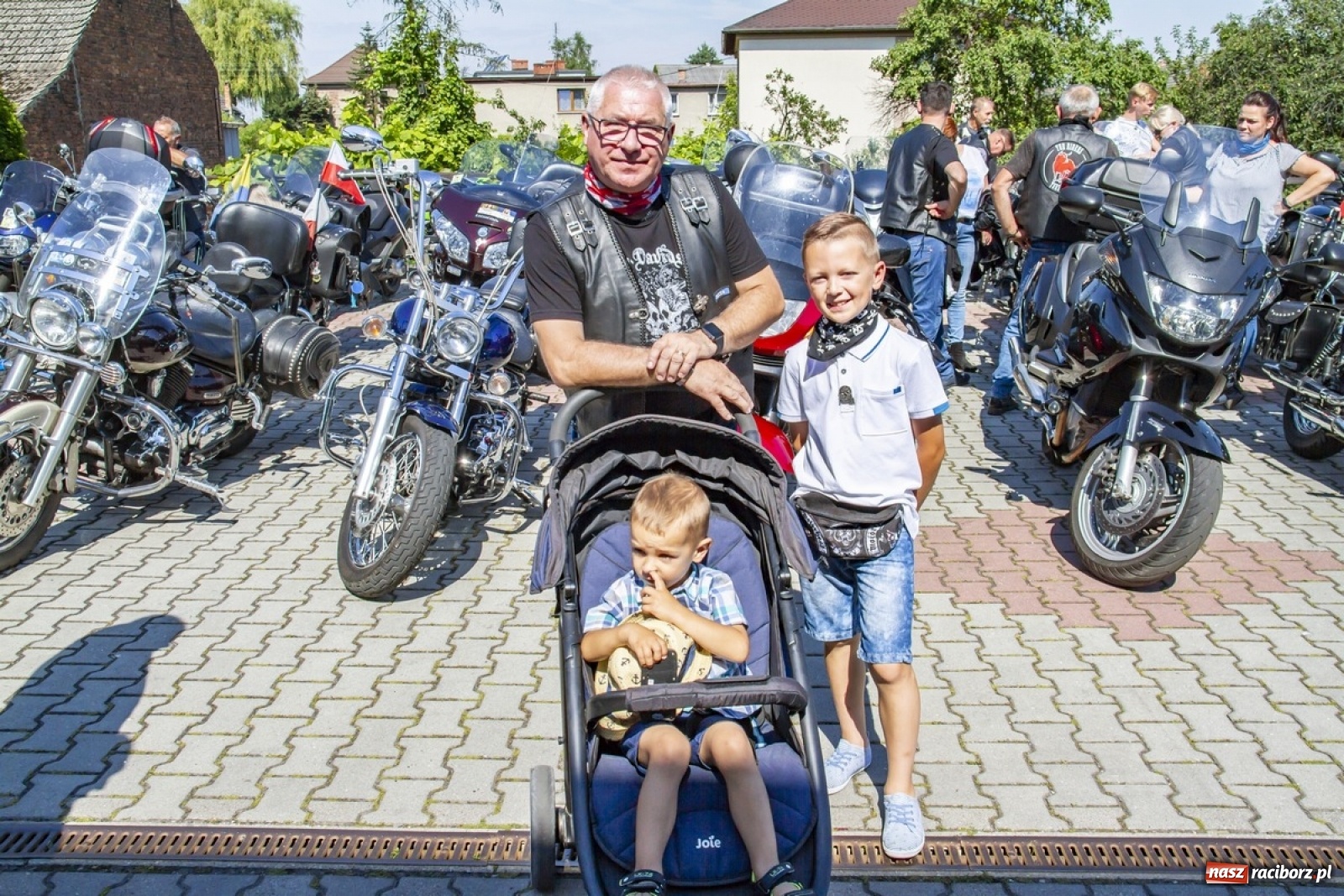 Zdjęcie w galerii na portalu naszraciborz.pl: Parada motocyklistów na pogrzebieńskim odpuście św. Krzysztofa [FOTO] wiadomości z regionu