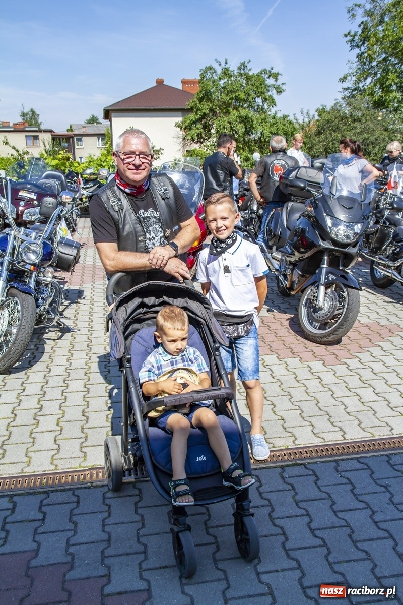 Zdjęcie w galerii na portalu naszraciborz.pl: Parada motocyklistów na pogrzebieńskim odpuście św. Krzysztofa [FOTO] wiadomości z regionu