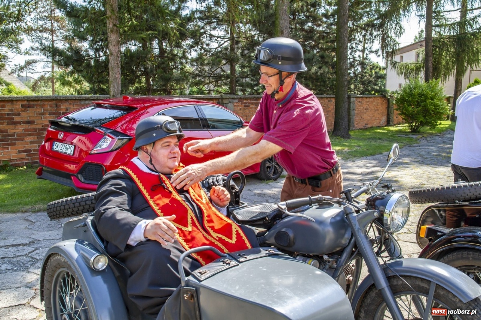 Zdjęcie w galerii na portalu naszraciborz.pl: Parada motocyklistów na pogrzebieńskim odpuście św. Krzysztofa [FOTO] wiadomości z regionu
