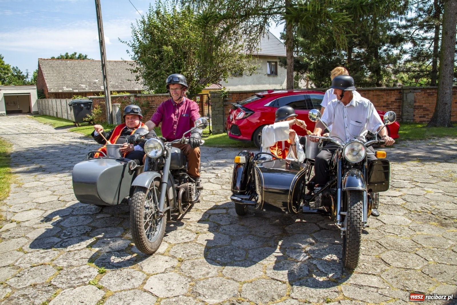 Zdjęcie w galerii na portalu naszraciborz.pl: Parada motocyklistów na pogrzebieńskim odpuście św. Krzysztofa [FOTO] wiadomości z regionu