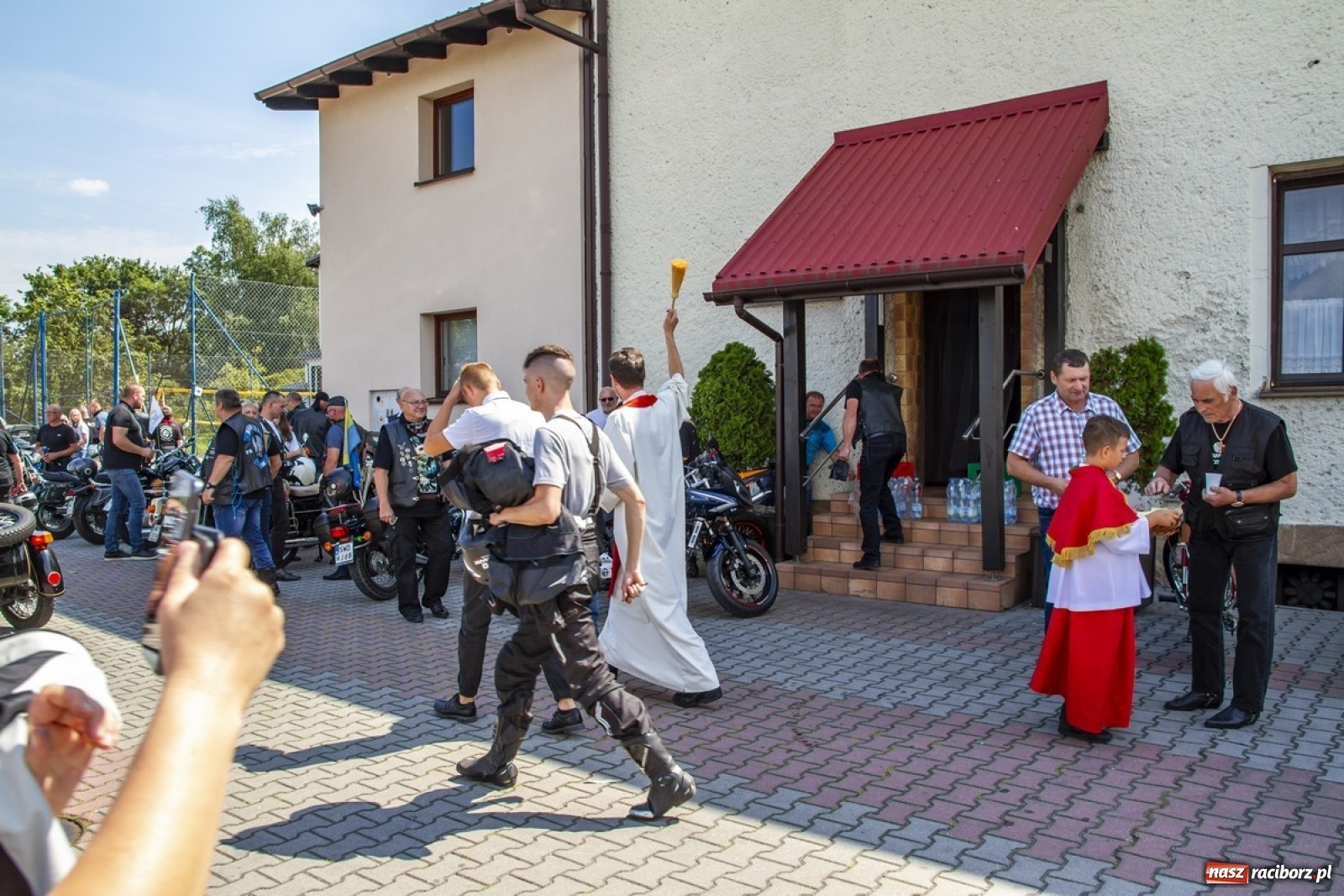 Zdjęcie w galerii na portalu naszraciborz.pl: Parada motocyklistów na pogrzebieńskim odpuście św. Krzysztofa [FOTO] wiadomości z regionu