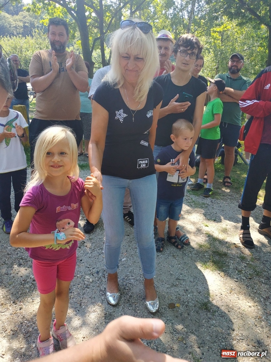 Zdjęcie w galerii na portalu naszraciborz.pl: Młodzi adepci wędkarstwa szukali złotej rybki w Oborze [FOTO] wiadomości z regionu