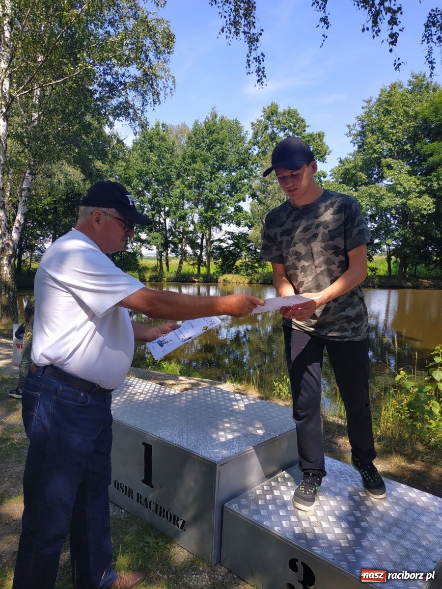 Zdjęcie w galerii na portalu naszraciborz.pl: Młodzi adepci wędkarstwa szukali złotej rybki w Oborze [FOTO] wiadomości z regionu