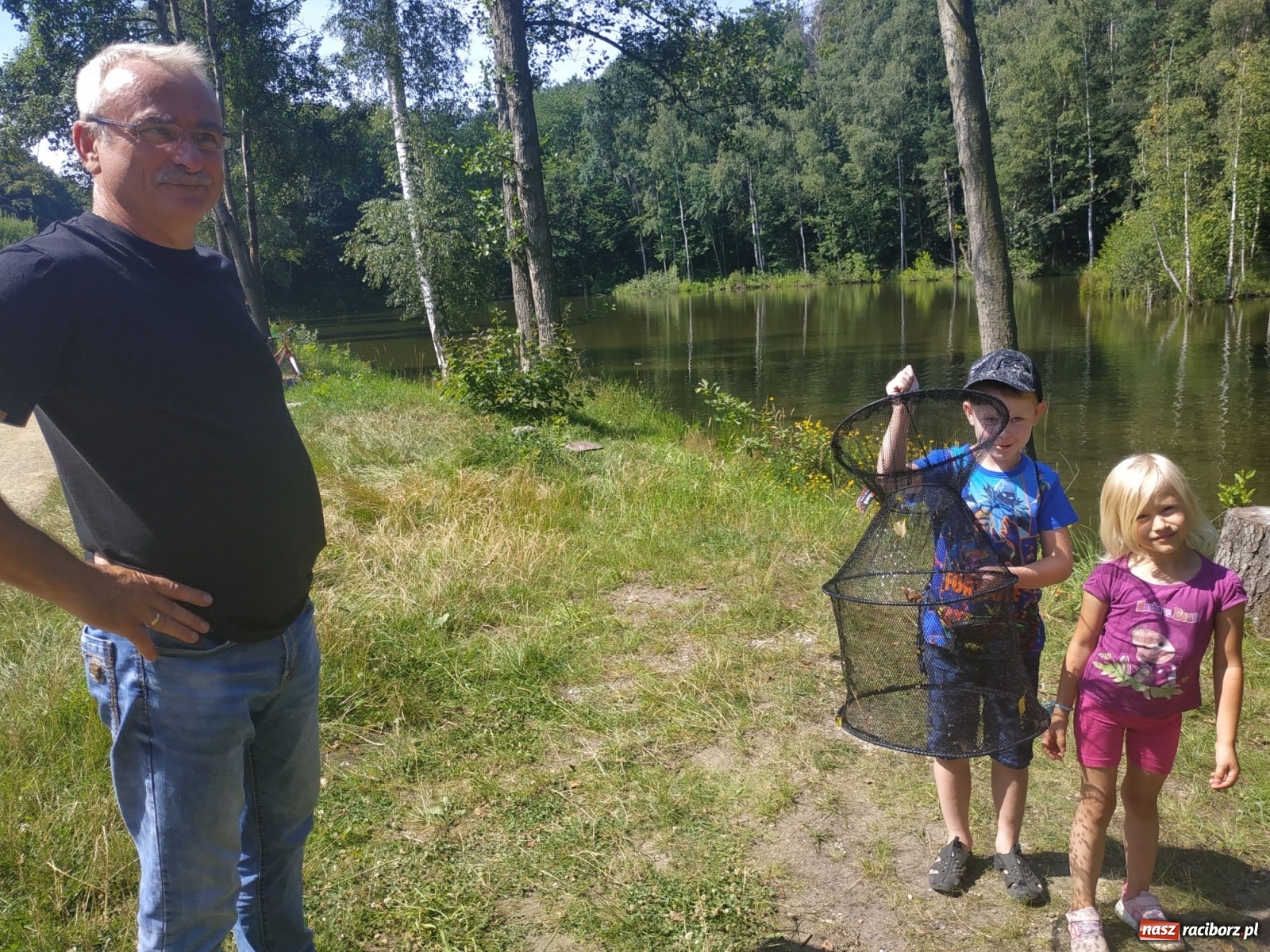 Zdjęcie w galerii na portalu naszraciborz.pl: Młodzi adepci wędkarstwa szukali złotej rybki w Oborze [FOTO] wiadomości z regionu