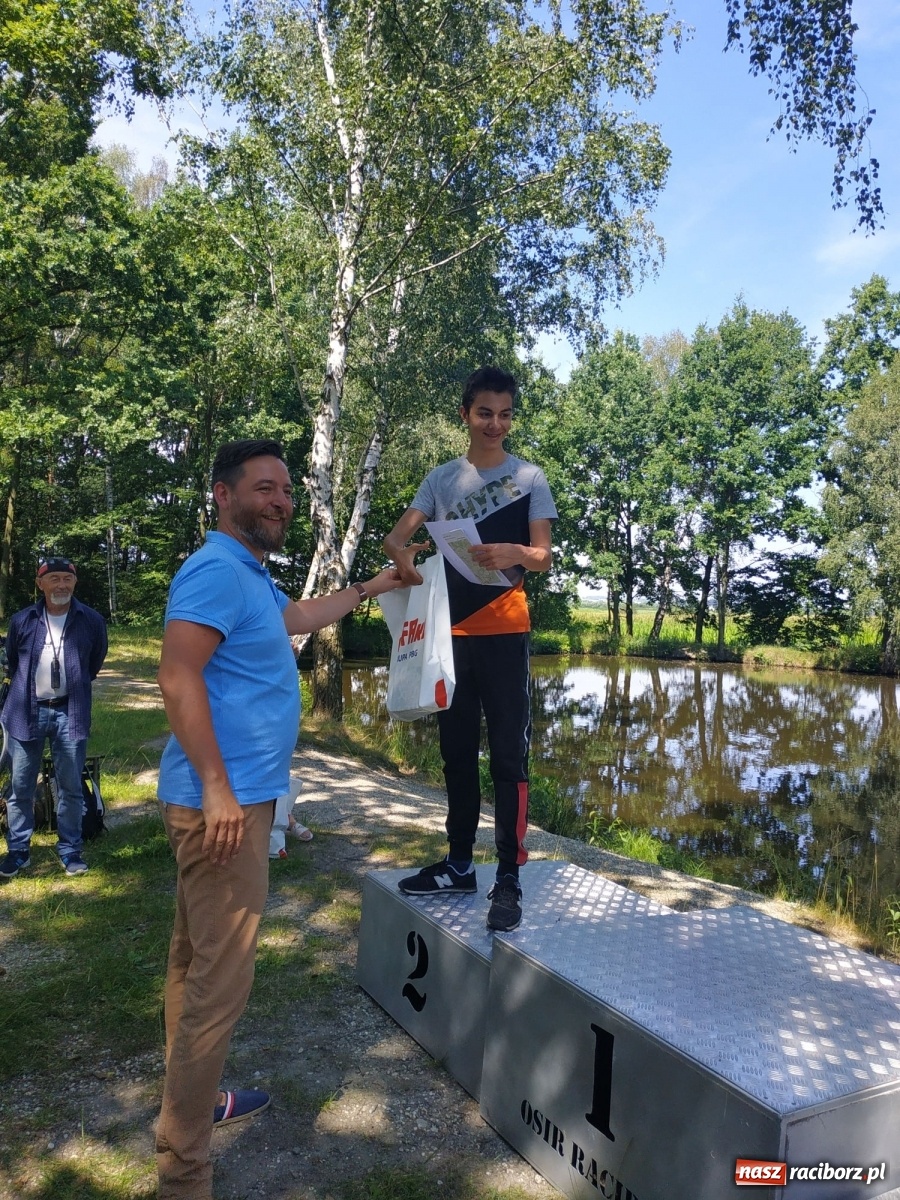 Zdjęcie w galerii na portalu naszraciborz.pl: Młodzi adepci wędkarstwa szukali złotej rybki w Oborze [FOTO] wiadomości z regionu