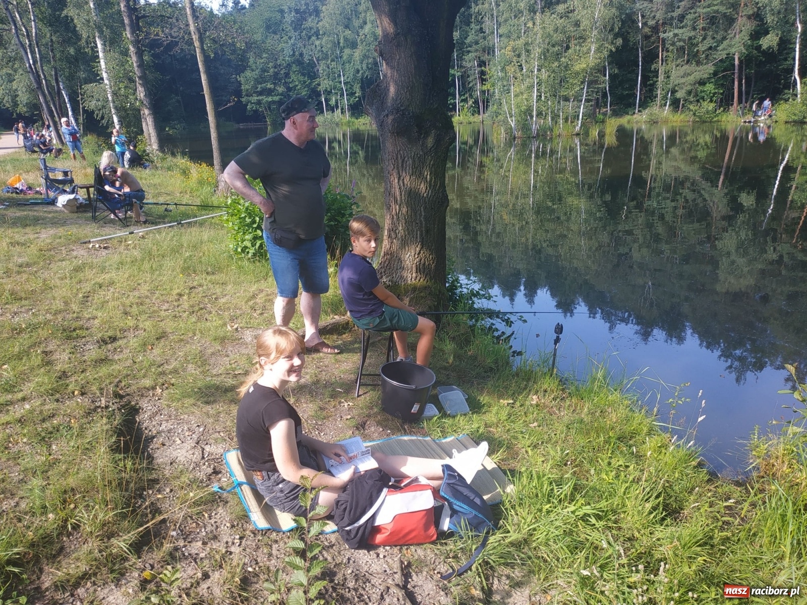 Zdjęcie w galerii na portalu naszraciborz.pl: Młodzi adepci wędkarstwa szukali złotej rybki w Oborze [FOTO] wiadomości z regionu