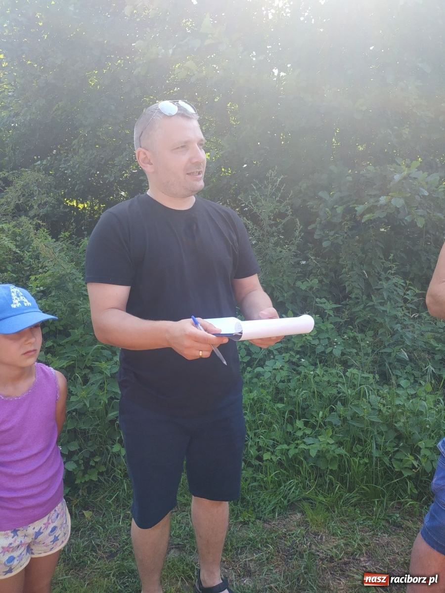 Zdjęcie w galerii na portalu naszraciborz.pl: Młodzi adepci wędkarstwa szukali złotej rybki w Oborze [FOTO] wiadomości z regionu