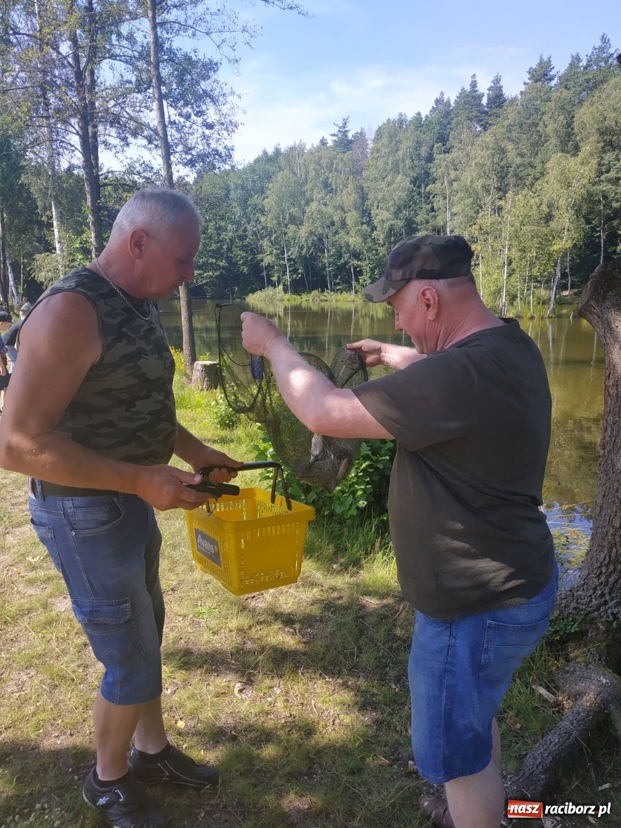 Zdjęcie w galerii na portalu naszraciborz.pl: Młodzi adepci wędkarstwa szukali złotej rybki w Oborze [FOTO] wiadomości z regionu