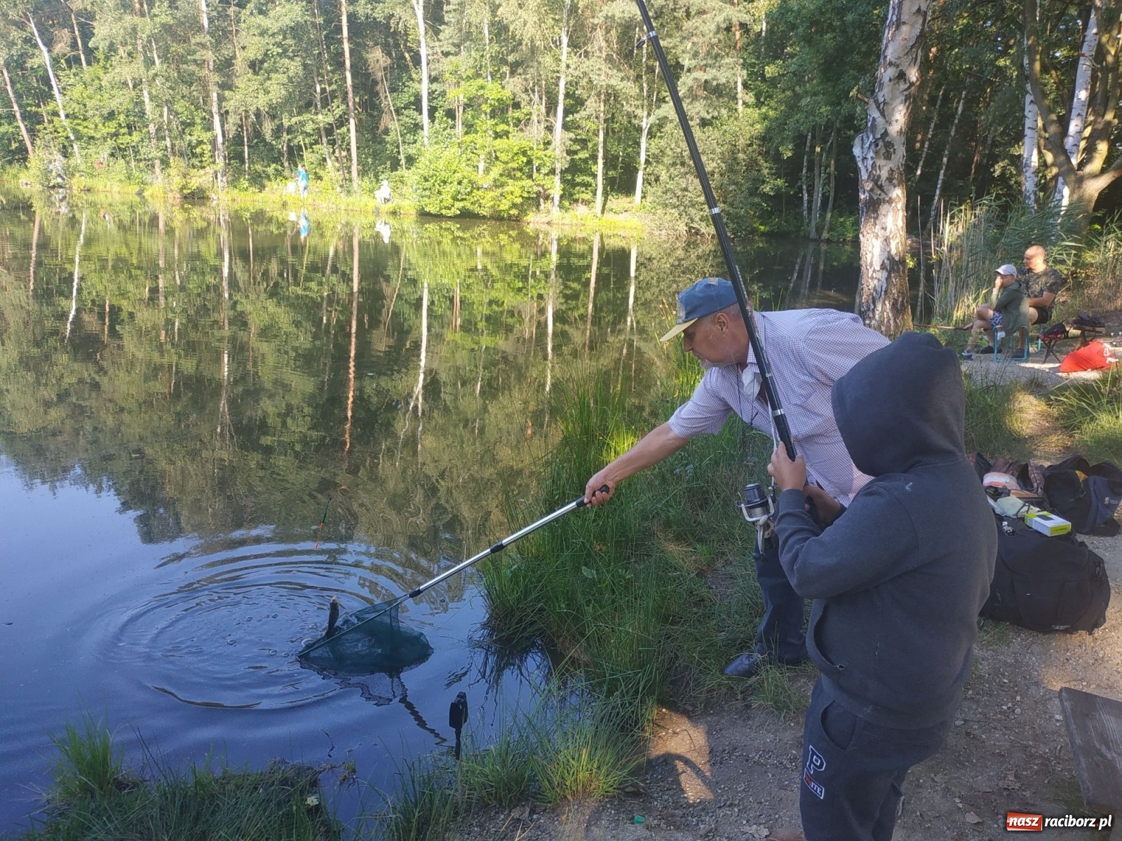 Zdjęcie w galerii na portalu naszraciborz.pl: Młodzi adepci wędkarstwa szukali złotej rybki w Oborze [FOTO] wiadomości z regionu
