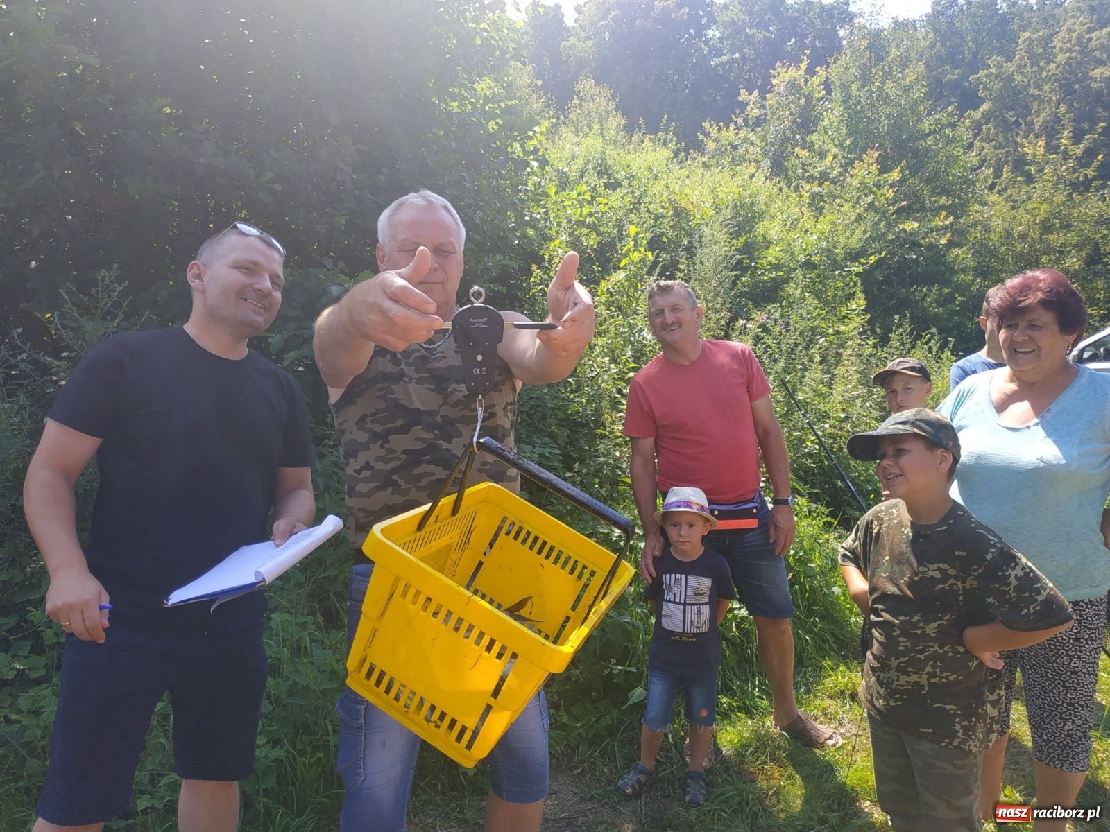 Zdjęcie w galerii na portalu naszraciborz.pl: Młodzi adepci wędkarstwa szukali złotej rybki w Oborze [FOTO] wiadomości z regionu