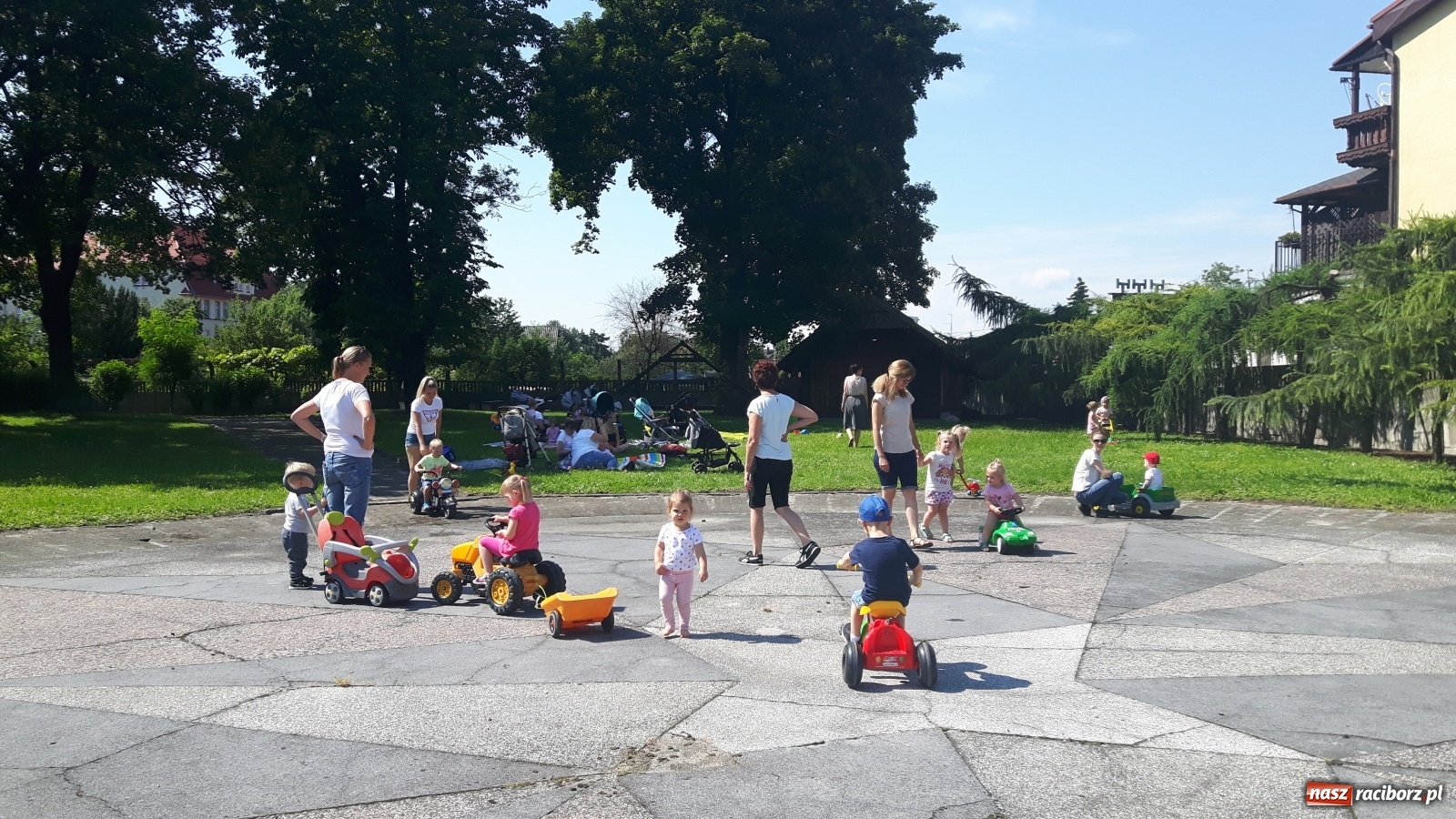 Zdjęcie w galerii na portalu naszraciborz.pl: Zakończyły się wakacje z Fiku-Miku wiadomości z regionu