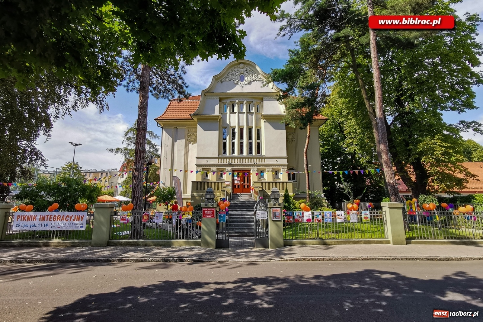 Zdjęcie w galerii na portalu naszraciborz.pl: Biblioteczny piknik integracyjny pełen atrakcji [FOTO] wiadomości z regionu