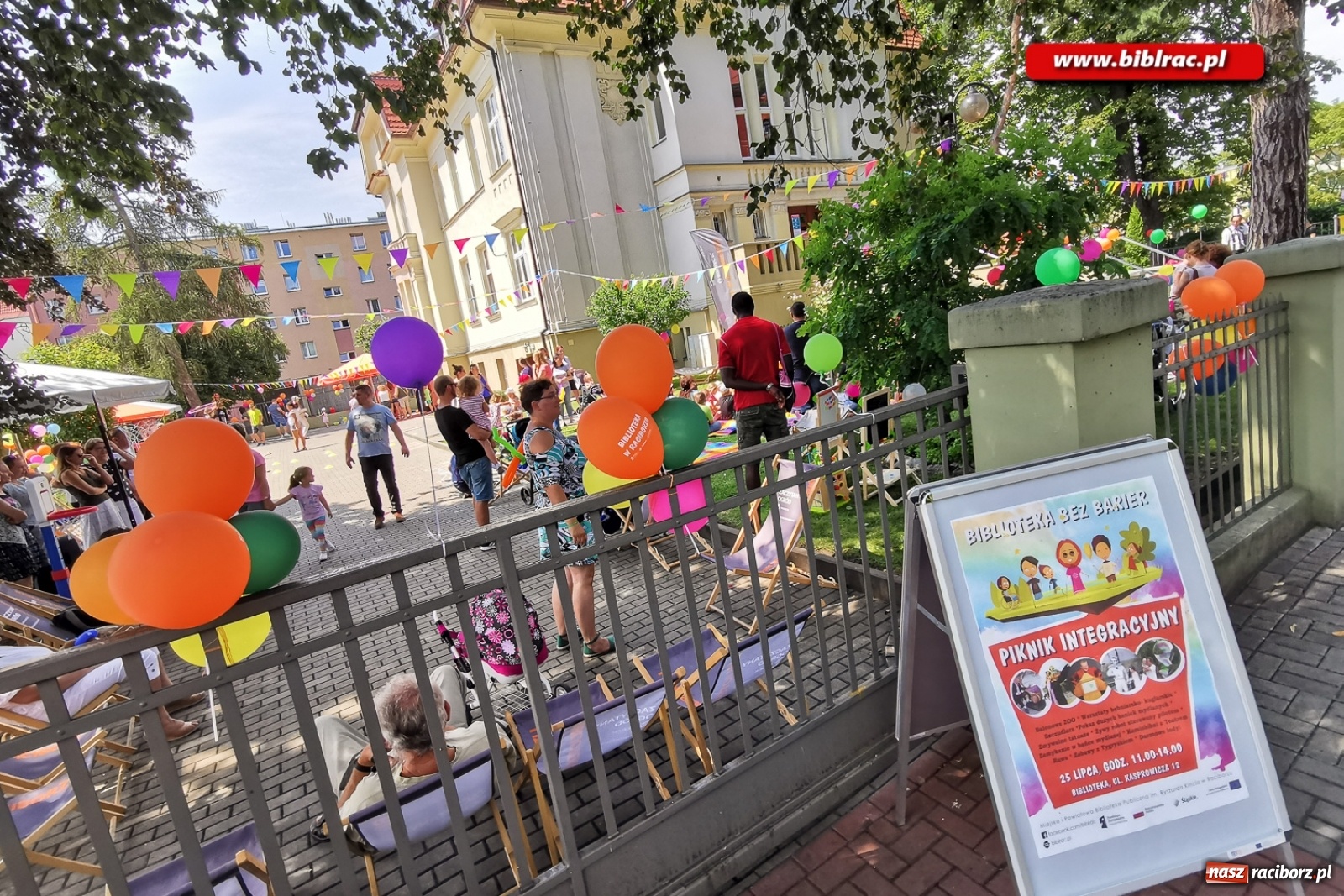Zdjęcie w galerii na portalu naszraciborz.pl: Biblioteczny piknik integracyjny pełen atrakcji [FOTO] wiadomości z regionu